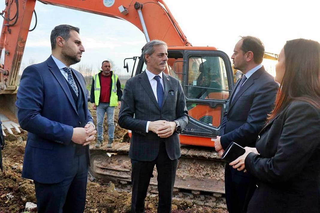 Türkiye'nin ikinci metrobüs hattı Sakarya'da hizmete giriyor: İlk asfalt atıldı! İşte 13 istasyonlu metrobüsün güzergah haritası 13
